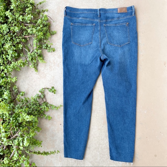 Madewell Button Fly 9" Mid-Rise Skinny Jeans - Picture 2 of 3